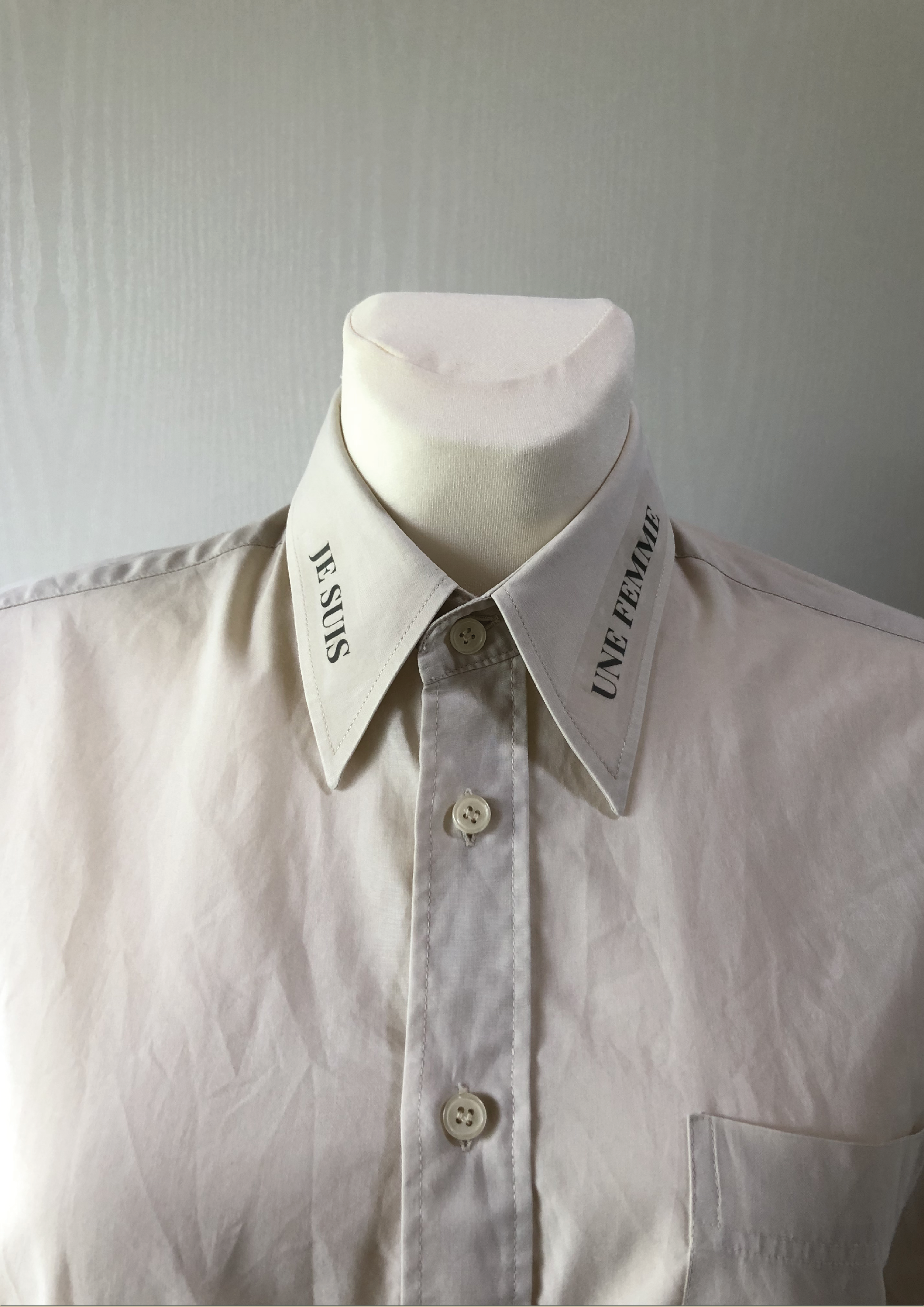 Feminism-beige-Detail_Zeichenfläche-1